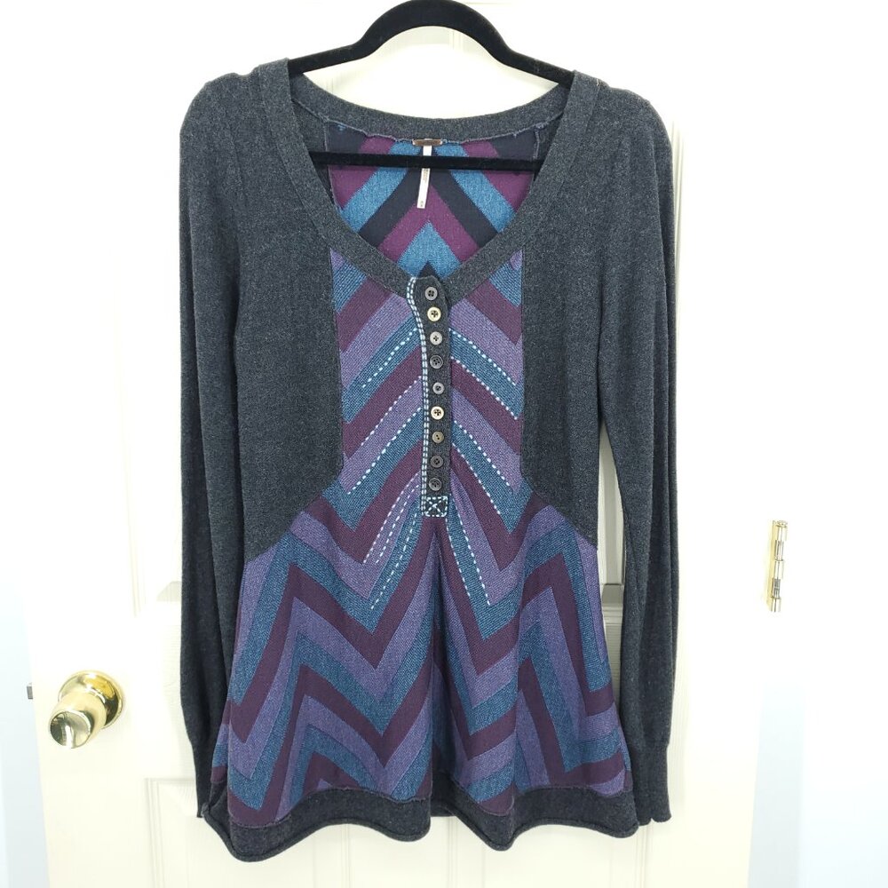 Free People Button Front Chevron V-Neck Sweater M Gray/Purple